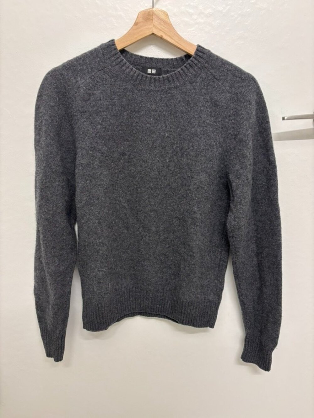Uniqlo gray wool sweater